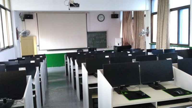 學院實訓中心透明計算機房正式投入使用，開啟信息技術服務新篇章